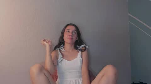 Lucy Herrera online show from 04.04.26