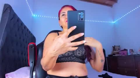 Snapshot of lucy_chanel chatting on 11.01.25 lucy online show from 11.01.25