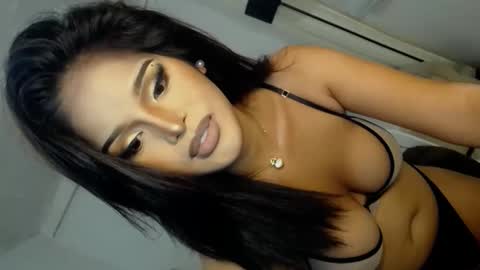 Snapshot of lucy_heartfiliaxxx chatting on 02.12.26 MONA online show from 02.12.26