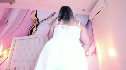 Snapshot of lucy_milf_474 chatting on 04.18.26 Lucy online show from 04.18.26