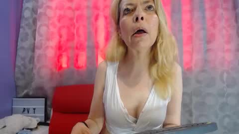  SleepyAbuela online show from 01.06.26