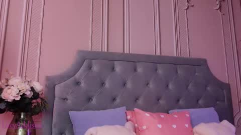 Snapshot of lucyaddison chatting on 11.11.25 LucyAddison online show from 11.11.25