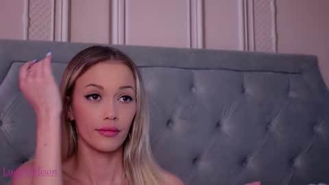 Snapshot of lucyaddison chatting on 11.28.25 LucyAddison online show from 11.28.25