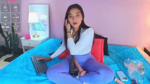 Snapshot of lucybelldh chatting on 07.30.26 Lucia Bell online show from 07.30.26