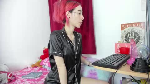 Snapshot of lucyblood chatting on 07.11.26 lucyblood online show from 07.11.26