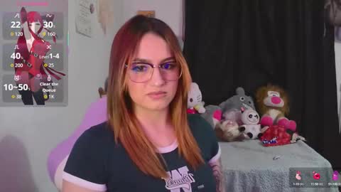 Snapshot of lucycherry__ chatting on 09.18.25 LUCIA online show from 09.18.25