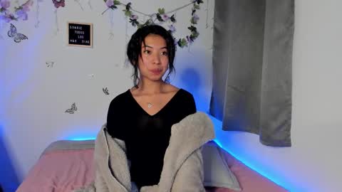 Snapshot of lucygarciia chatting on 01.15.25 Lucy online show from 01.15.25