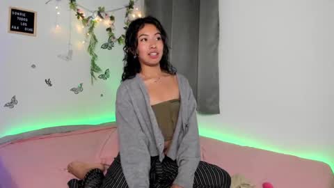 Snapshot of lucygarciia chatting on 03.07.25 Lucy online show from 03.07.25
