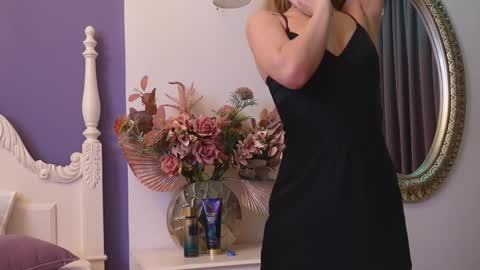 Lucy Lexton online show from 12.22.24