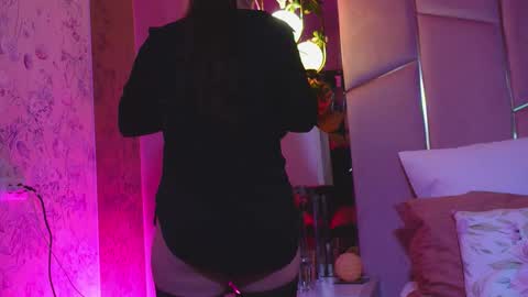 Lucy Lexton online show from 03.17.26