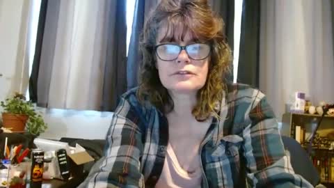 lucylling online show from 02.19.25