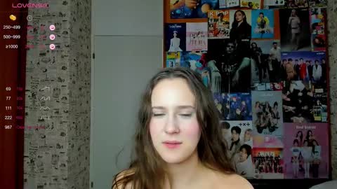 Lucy Rose online show from 10.13.25