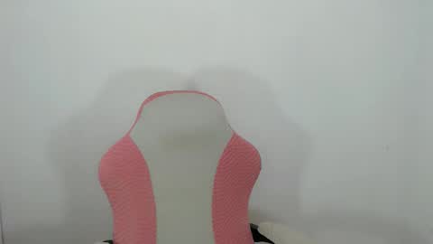 Snapshot of lucyseductive_ chatting on 04.13.26 JIRVIE online show from 04.13.26