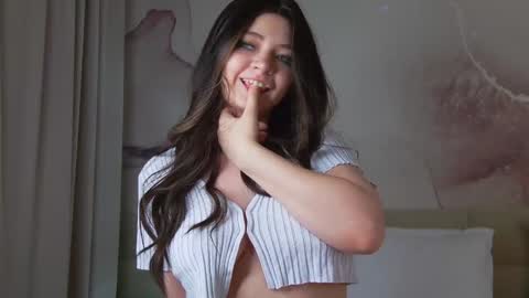 lucyvee online show from 12.08.24