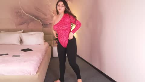 lucyvee online show from 12.11.24