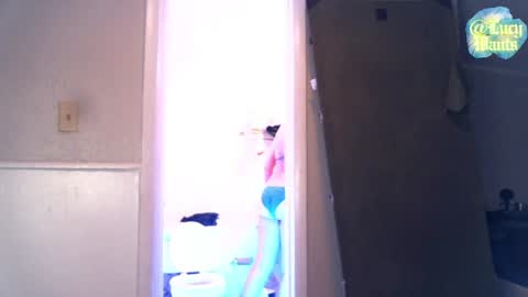 Snapshot of lucywants chatting on 07.19.26 Goddess Lucy lucywants online show from 07.19.26