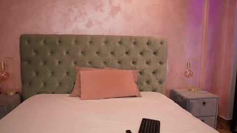 LucyWillow online show from 01.19.26