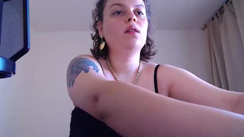 Snapshot of lucywmiller chatting on 10.08.25 Call me Lucy online show from 10.08.25