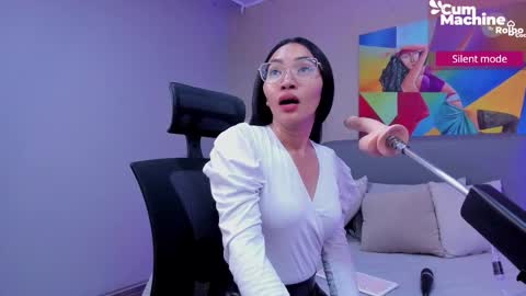 Lucy Liiu online show from 09.28.25