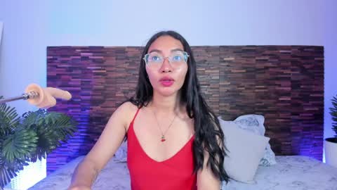 Lucy Liiu online show from 04.08.26