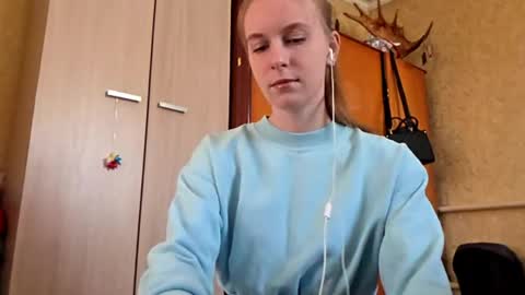 Snapshot of lucyzachar chatting on 04.01.26 Sofia online show from 04.01.26