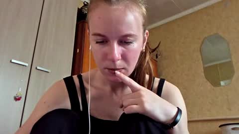 Snapshot of lucyzachar chatting on 04.08.26 Sofia online show from 04.08.26