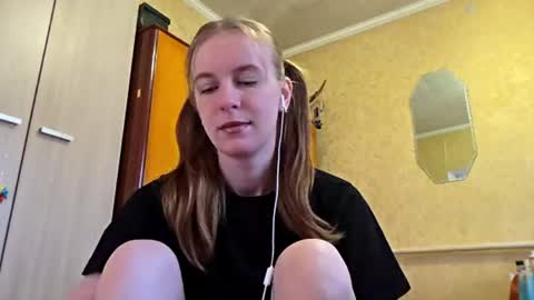 Snapshot of lucyzachar chatting on 04.23.26 Sofia online show from 04.23.26