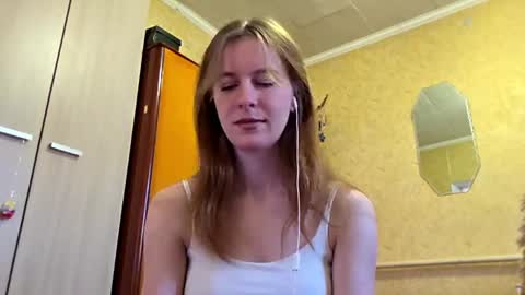 Snapshot of lucyzachar chatting on 04.25.26 Sofia online show from 04.25.26