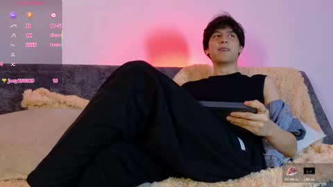 Snapshot of lui_x_dust chatting on 02.19.26 Lui online show from 02.19.26