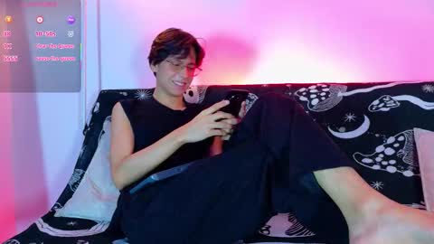 Snapshot of lui_x_dust chatting on 02.24.26 Lui online show from 02.24.26