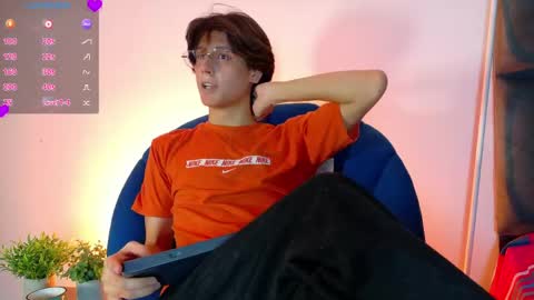 Snapshot of lui_x_dust chatting on 04.20.26 Lui online show from 04.20.26