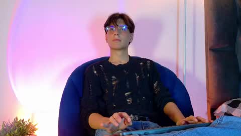 Snapshot of lui_x_dust chatting on 04.28.26 Lui online show from 04.28.26