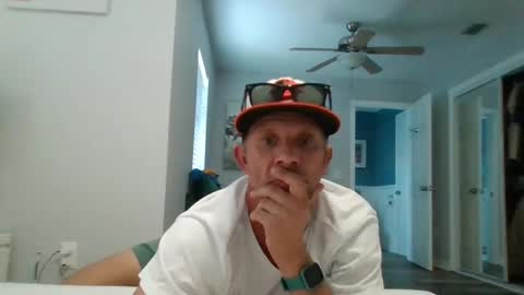 Snapshot of luiggii0904 chatting on 12.20.24 luiggii0904 online show from 12.20.24