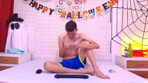 Snapshot of luigimarchetti chatting on 10.25.25 luigimarchetti online show from 10.25.25