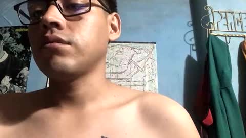 Snapshot of luiperezs chatting on 10.28.25 Moritz online show from 10.28.25