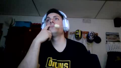 Snapshot of luis2423 chatting on 02.14.26 A slave to the mistress.. un esclavo para las amas dominantes. online show from 02.14.26