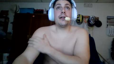 Snapshot of luis2423 chatting on 02.17.26 A slave to the mistress.. un esclavo para las amas dominantes. online show from 02.17.26