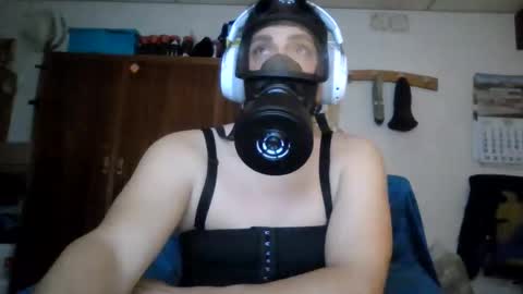 Snapshot of luis2423 chatting on 05.08.26 A slave to the mistress.. un esclavo para las amas dominantes. online show from 05.08.26