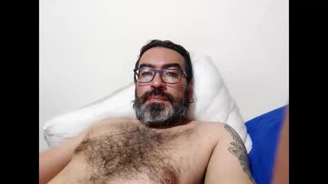 Snapshot of luis2988z chatting on 05.02.26 Hairyman online show from 05.02.26