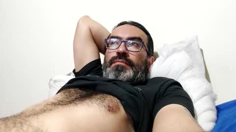 Snapshot of luis2988z chatting on 05.07.26 Hairyman online show from 05.07.26