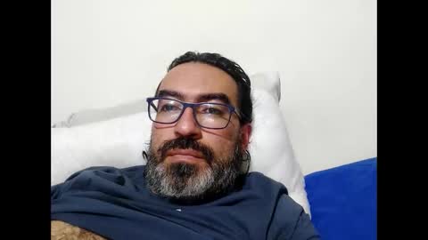 Snapshot of luis2988z chatting on 05.14.26 Hairyman online show from 05.14.26