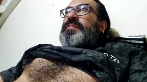 Snapshot of luis2988z chatting on 06.24.26 Hairyman online show from 06.24.26