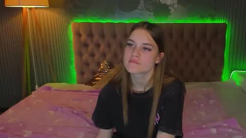 LuisaClover online show from 11.18.25