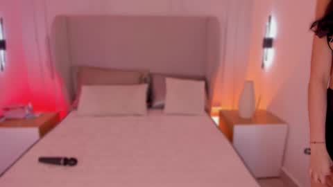 L U I S A online show from 09.12.25