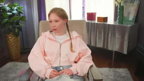 Snapshot of luisaladonne chatting on 05.12.26 My name is Haley glad to see you in my room online show from 05.12.26