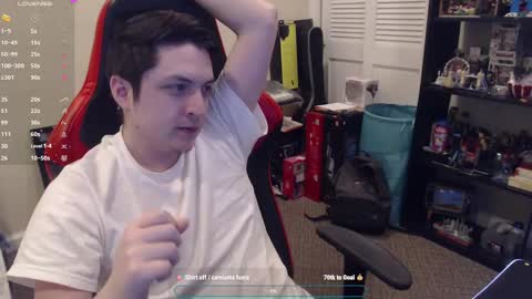 Snapshot of luisdiaztube chatting on 12.29.24 Luisdiaztube online show from 12.29.24