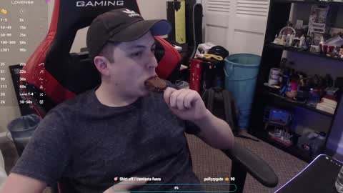 Snapshot of luisdiaztube chatting on 01.02.25 Luisdiaztube online show from 01.02.25