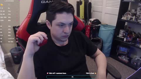 Snapshot of luisdiaztube chatting on 01.19.25 Luisdiaztube online show from 01.19.25