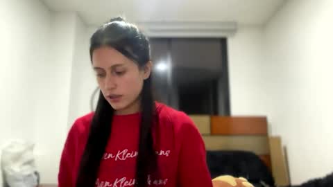 Snapshot of luissa_p chatting on 09.19.25 Luissa online show from 09.19.25