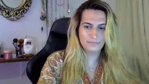 Snapshot of luizacandy chatting on 12.01.24 luizacandy online show from 12.01.24